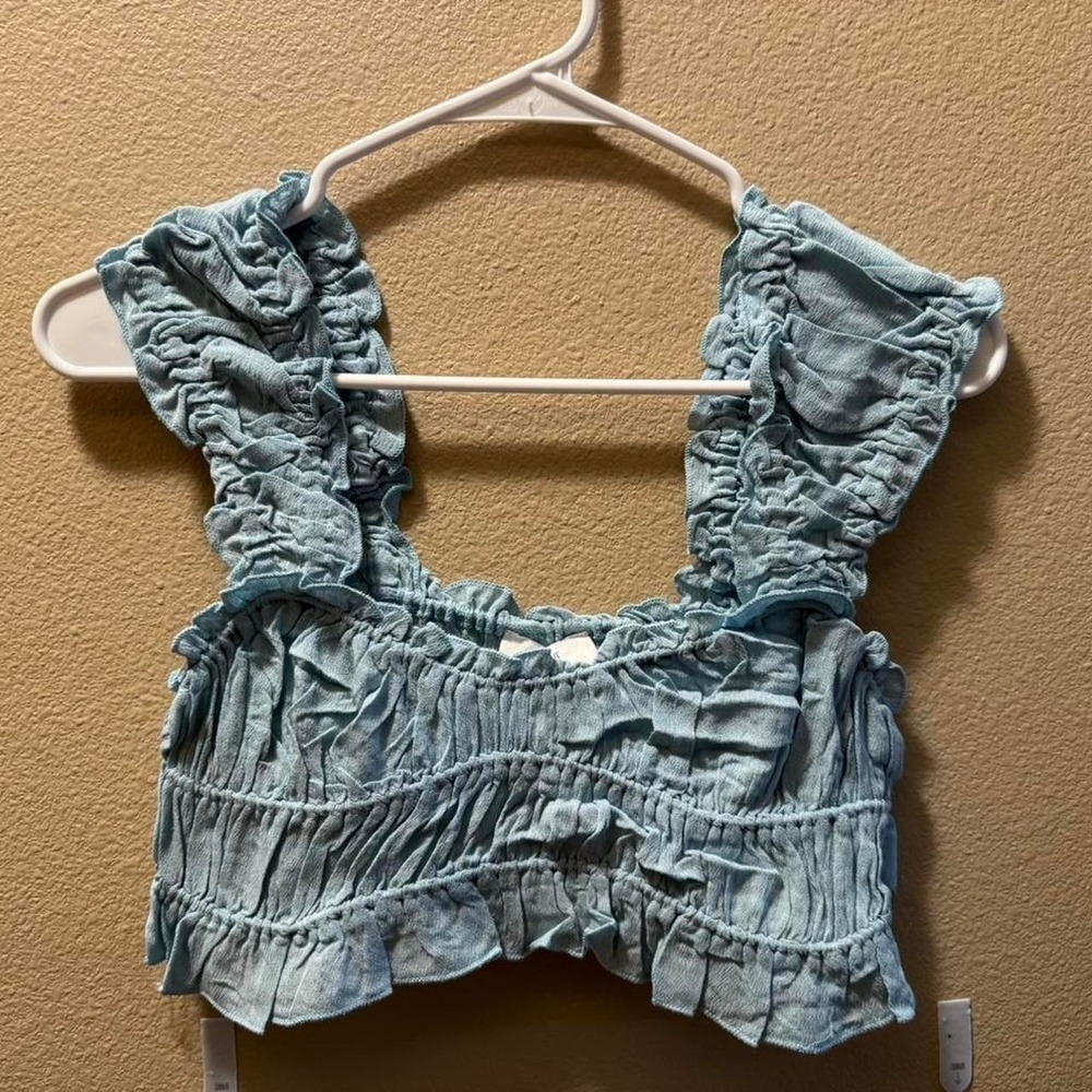 Peach Love blue ruffle crop top in a M